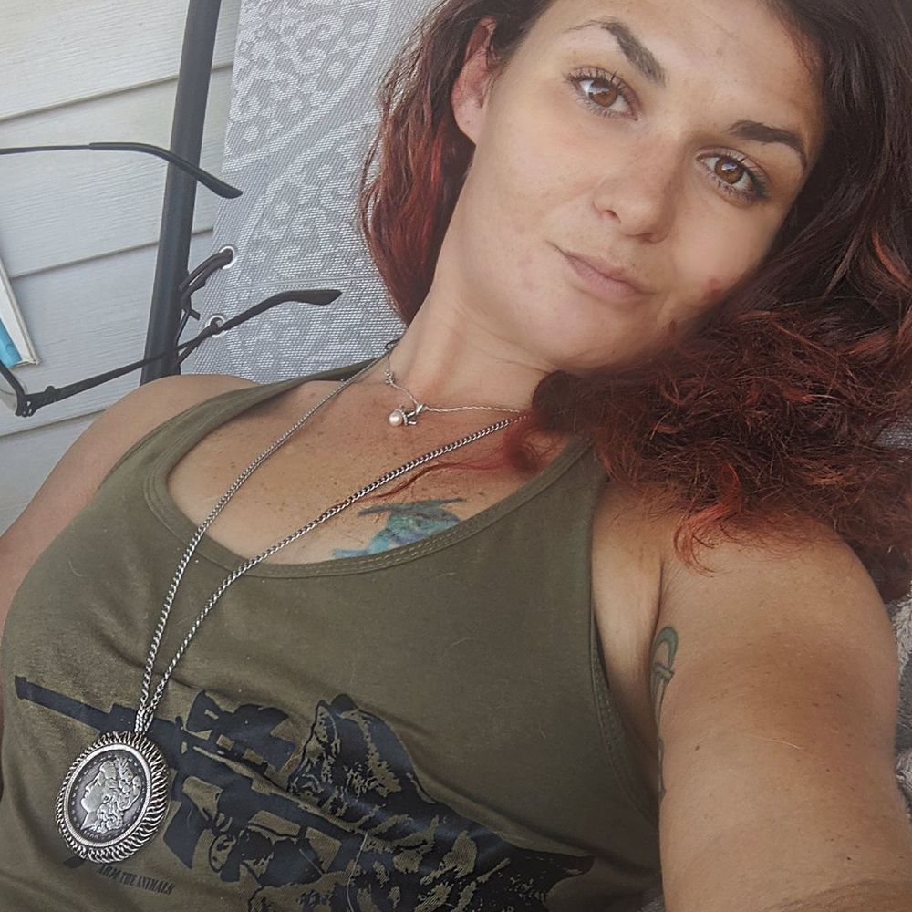 Meet your Posher, Empressa